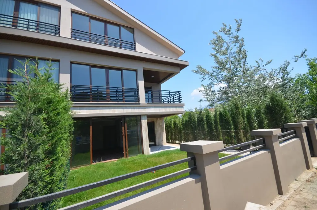 Home in Calis